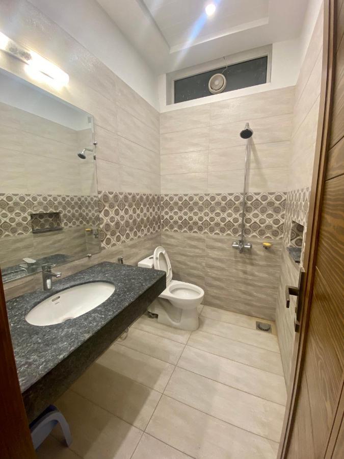 Luxury Guest House In Bahria Town 라왈핀디 외부 사진