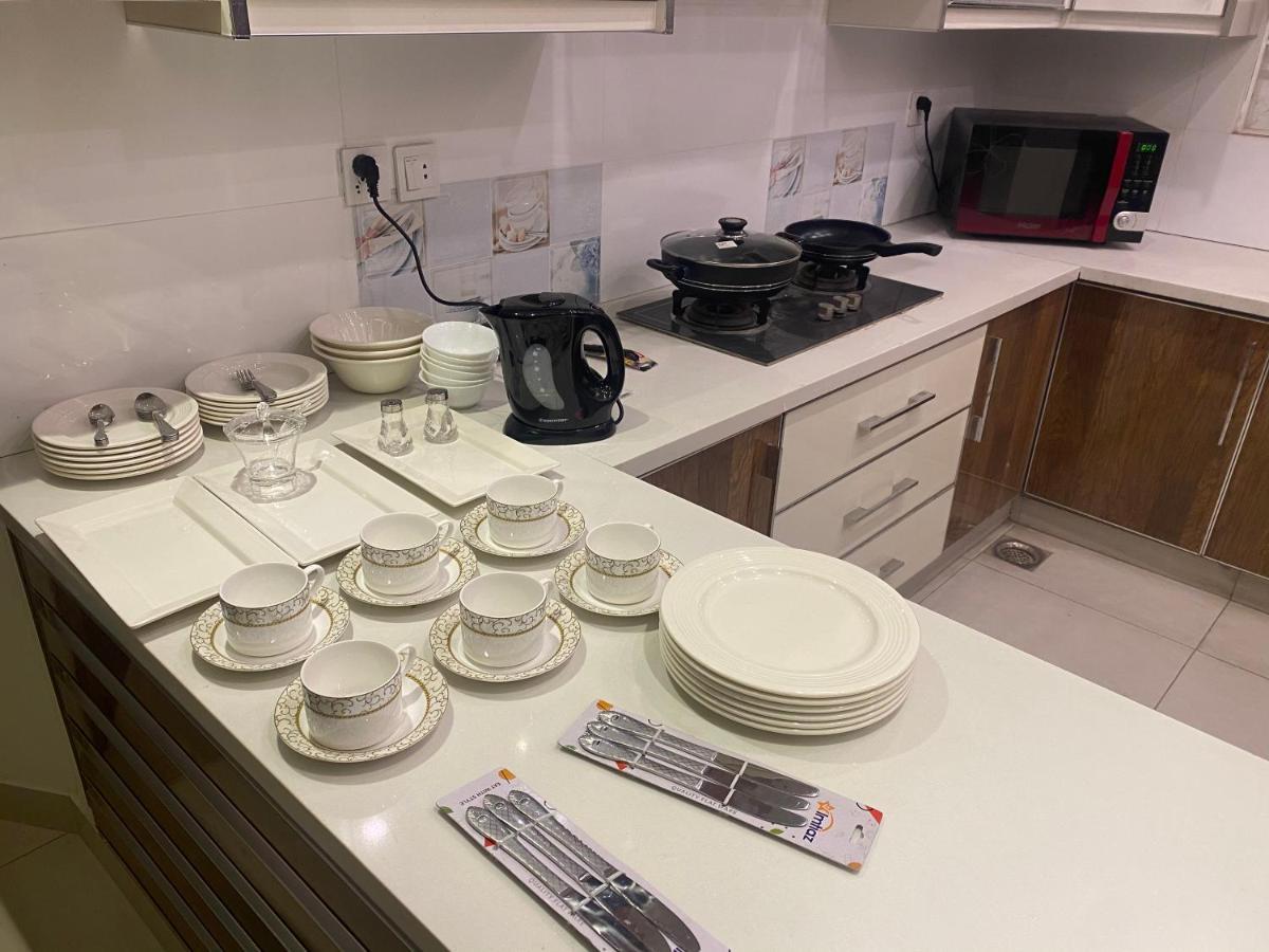 Luxury Guest House In Bahria Town 라왈핀디 외부 사진