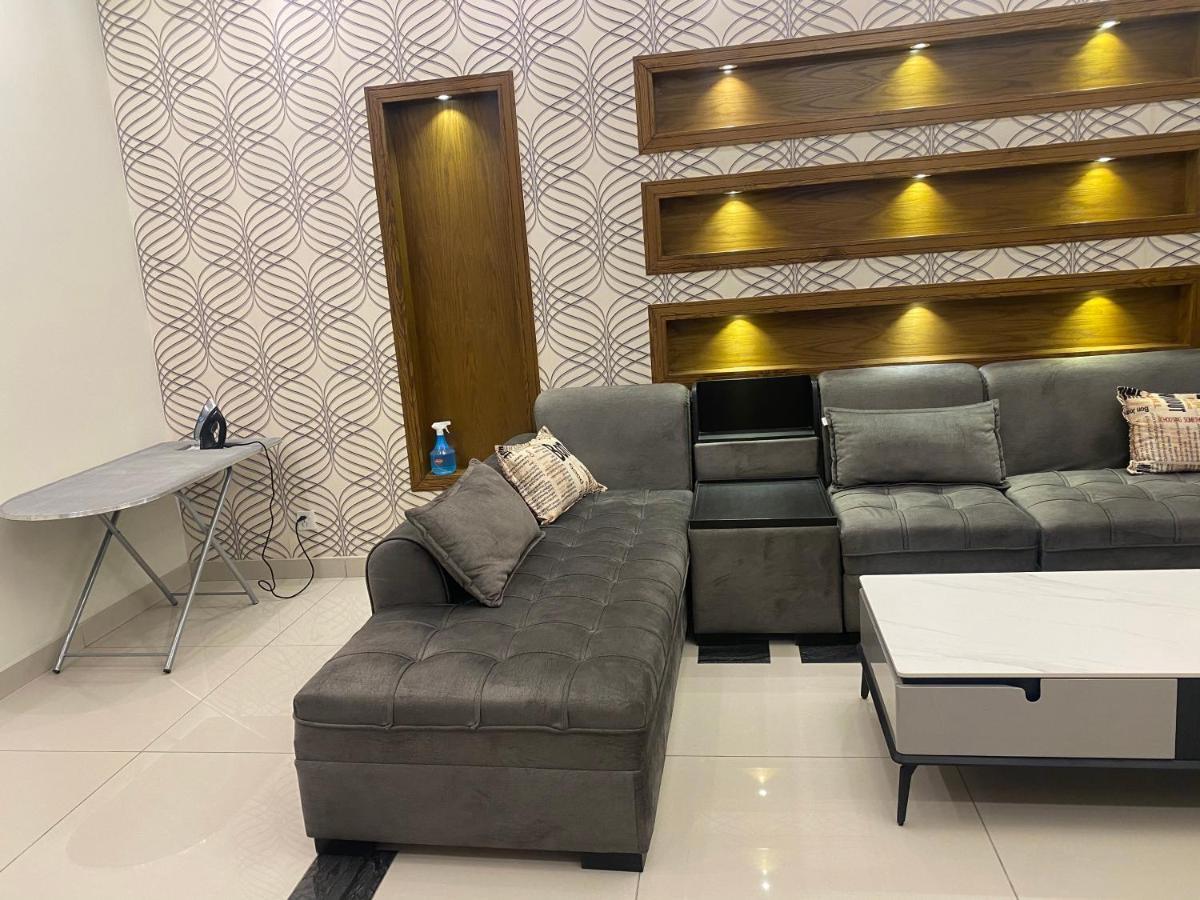 Luxury Guest House In Bahria Town 라왈핀디 외부 사진