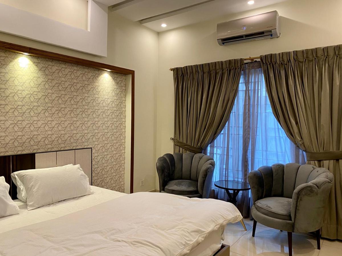 Luxury Guest House In Bahria Town 라왈핀디 외부 사진