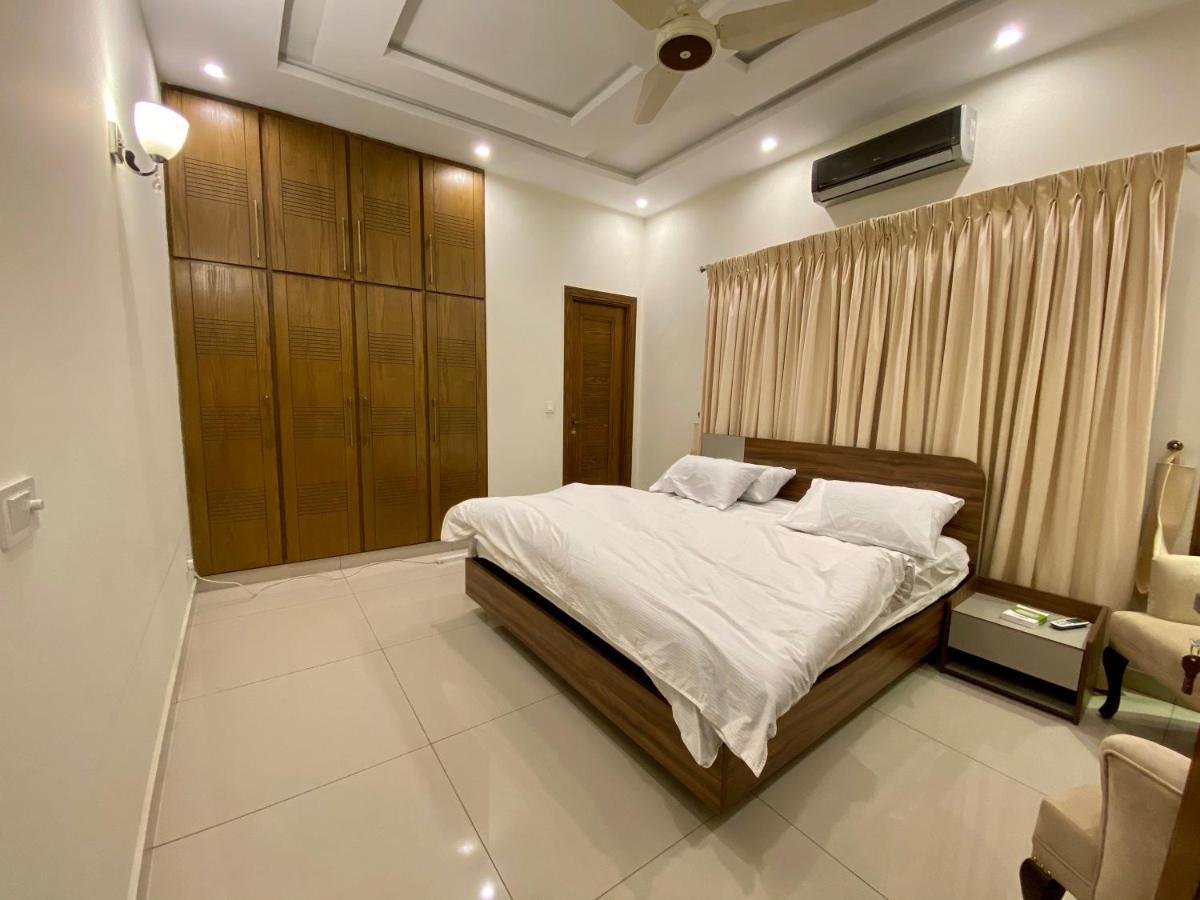 Luxury Guest House In Bahria Town 라왈핀디 외부 사진